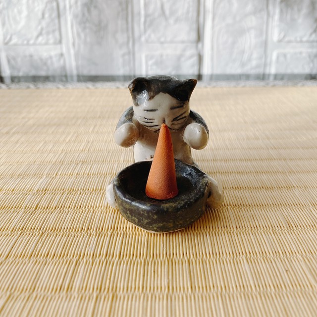 妖怪陶器 呪文を唱える猫又の香炉 ピラミッドコーンタイプ ガラダ堂 Garadadou