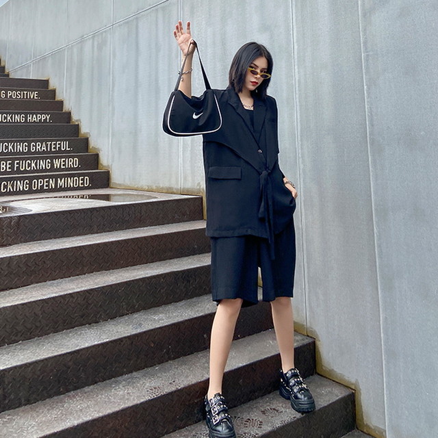 モード系 ツーピース ジャケット ハーフパンツ レトロ きれいめ キレカジ 病み可愛い オルチャン ストリート系 原宿系 代 30代 天使と悪魔 サブカル系ファッション Seasonz