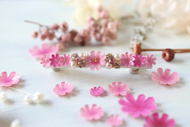 秋の花 コスモス スワロbijou パールのスリムバレッタ 全長6 5 大人可愛いハンドメイドアクセサリー ジュネ