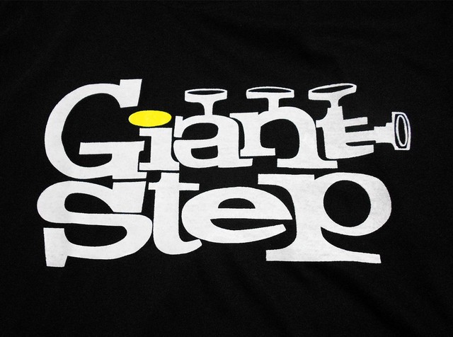 Giant Step Label 半袖黒色 Tシャツ 選べる5サイズ S M L Xl Xxl 送料無料 ネコのコネ