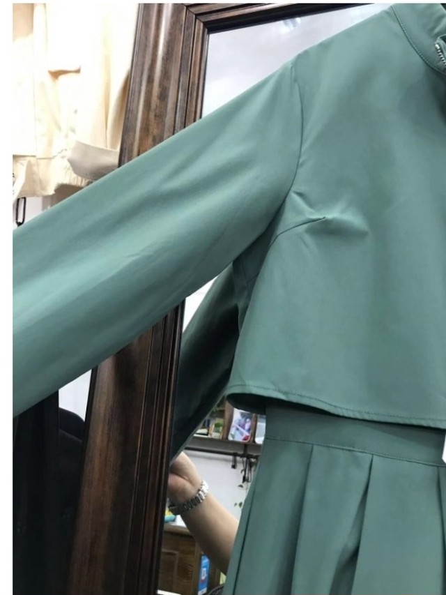 韓国 冬服 レディース 大きいサイズ フロントジップが機能的 バックレイヤーがお洒落 大きいサイズ コート ワンピース モダン 黒 ブラ Basecamp49