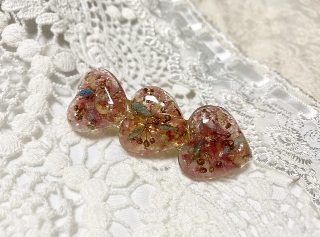 紫陽花 かすみ草 スターチス レジンバレッタ ヘアバレッタ バレッタ ピンク 赤系 レジン 髪飾り 春色 ドライフラワー ボタニカル アンティーク クラシカル お花アクセサリー アンティークアクセサリー ハート型 Koronchan