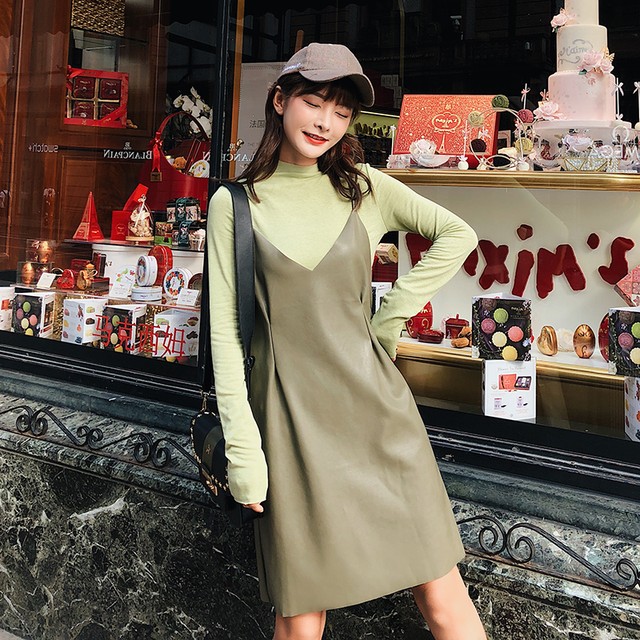 無地 スーパーロング袖 ハイネック フェイクレザー ミディアム キャミソールワンピース コーディネートセット Honeysuite