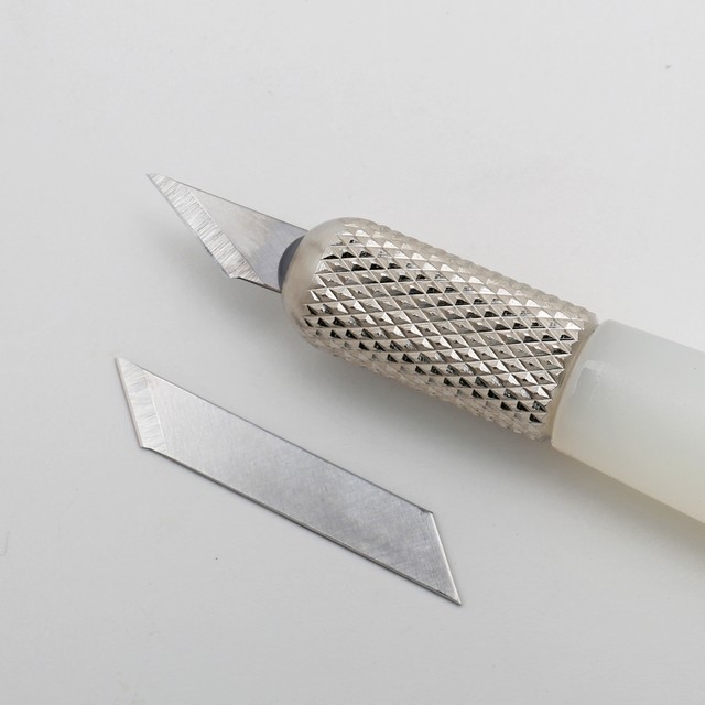 Ntカッター デザインナイフ アートワークや切り絵等の繊細な切り抜きに D 300p ホワイト Baiju