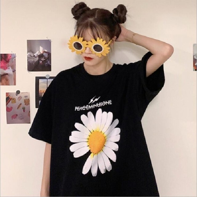 0274 Tシャツ フラワープリント レディース カットソー 半袖 花柄プリント 女性 大人 トップス カジュアル ゆったり 涼しい 夏服 春夏 きれいめ オシャレ 白 黒 丸首 アウトドア 柔らかい かわいい 着心地 サイズ M L Xl 着心地抜群 Tシャツ 半袖 花柄