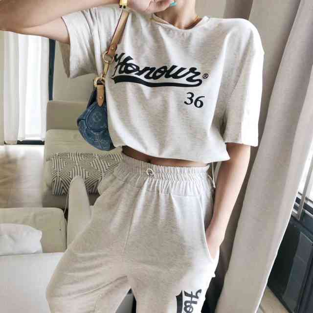 セットアップ レディース カジュアル 上下セット 春 夏 2点セット コットン トレーニング 半袖 Tシャツ クロップ丈 パンツ ロゴ 人気 おすすめ 安い Sns映え 美脚効果 足長 フェミニン ゴージャス エレガント クラシック クラシカル モノトーン ナチュラル お呼ばれ