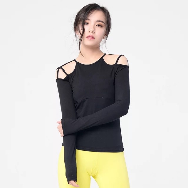 とってもオシャレなオフショルダーカットソー 黒 無地 シンプル ヨガウェア 長袖 ジム Yogahikari