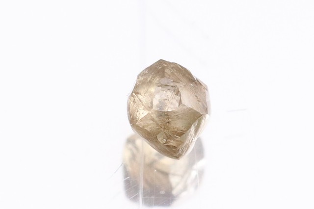 「ソーヤブル」原石 〇天然ダイヤモンド 〇ブラウン 〇0.25ct