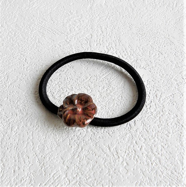 有田焼フラワーヘアゴム 赤茶色 楠 Kusunoki