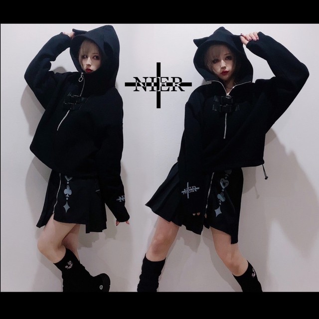 Long丈半袖parka Insecure 6 27日お昼12時より販売開始される商品です 狂気的で病み 可愛いデザインがインパクトのあるロング丈半袖パーカーの新登場 病み可愛いデザインがモノトーンカラーで仕上がっておりクールな印象を与えられる個性的