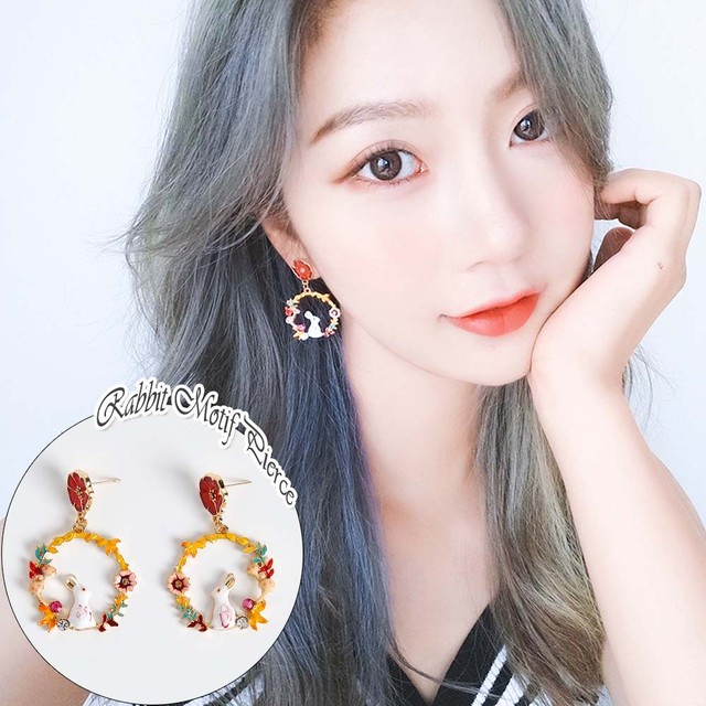 ☆数量限定再入荷☆【大人可愛い】花とうさぎがモチーフのラインストーン・フラワーフープピアス