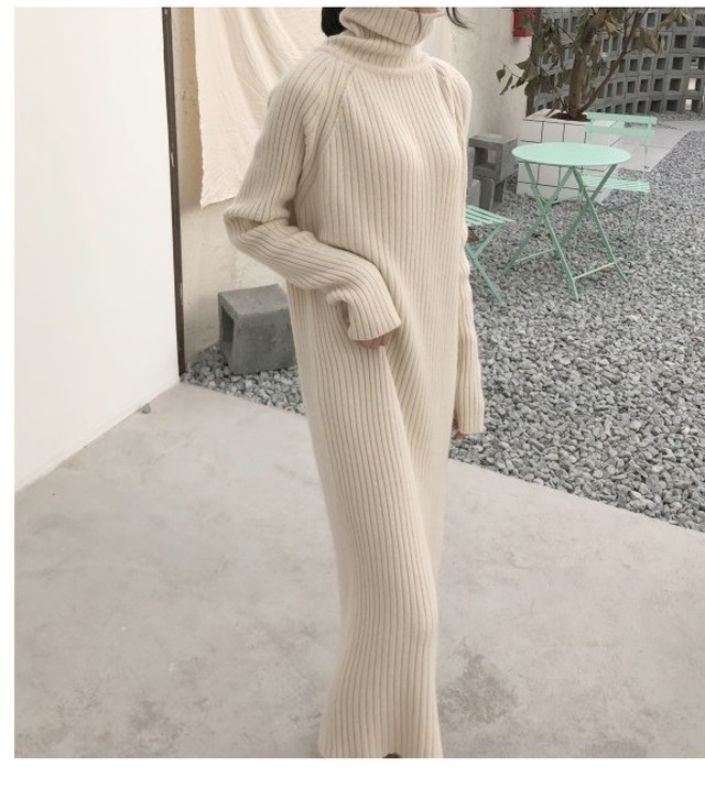 ルーズ感 タートルネックマキシ丈リブニットワンピース ワンピース ロング丈 マキシ丈 ニット ニットワンピ 長袖 タートルネック ハイネック スリッド 秋 冬 ライトベージュ ガ リー カジュアル ラフ 抜け感 女っぽ ルーズ Sugar Daystyle シュガーデイスタイル