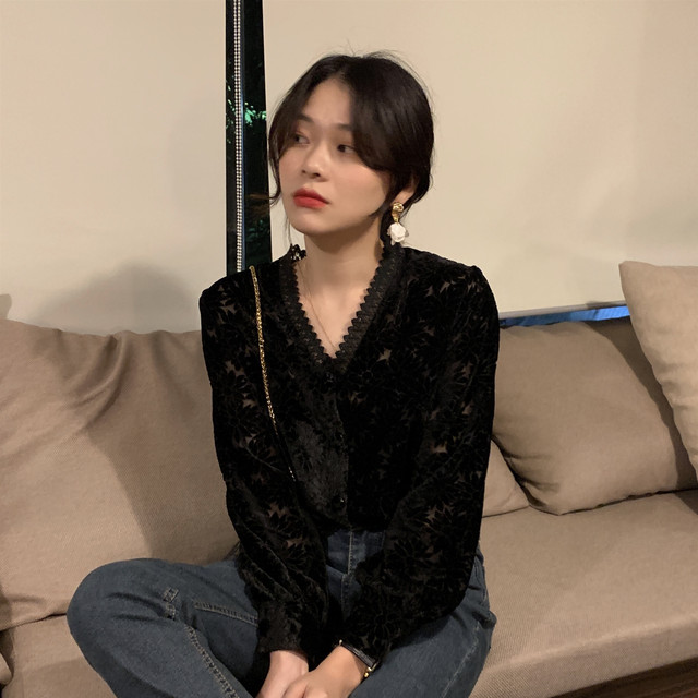 ブラウス ブラウスコーデ オフィス 黒 秋 襟なし おしゃれ 大きいサイズ オフィスカジュアル おすすめ 韓国 かわいい 可愛い 袖 通販 通勤 長袖 ブラック Vネック 代 30代 40代 2457 Sayurio レディースアパレル ファッション プチプラ アラサー アラフォー