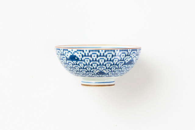 波にくじら 茶碗 / The Porcelains