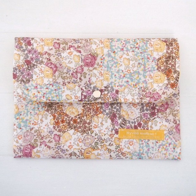 リバティ 母子手帳ケース ガーデン パッチワーク イエロー B6サイズ マルチケース Mix