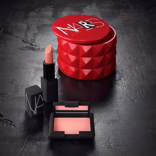 海外買付 Nars Little Fetishes ナーズ リトルフェティッシュ 78 ホリデー限定 人気商品 国内完売 クリスマスコフレ ホリデイコレクション クリスマスコフレ 18 La Peche