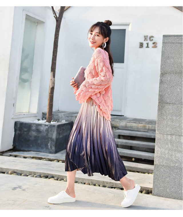 グラデーションメタリックスカート グラデーション きれい キラキラ プリーツスカート スカート プリーツ メタリック 流行り 人気 カジュアル フェミニン 綺麗めコーデ トレンド こなれ感 おしゃれデザイン デート お出かけ 秋冬コーデ 秋冬カラー 秋冬 Sugar Daystyle