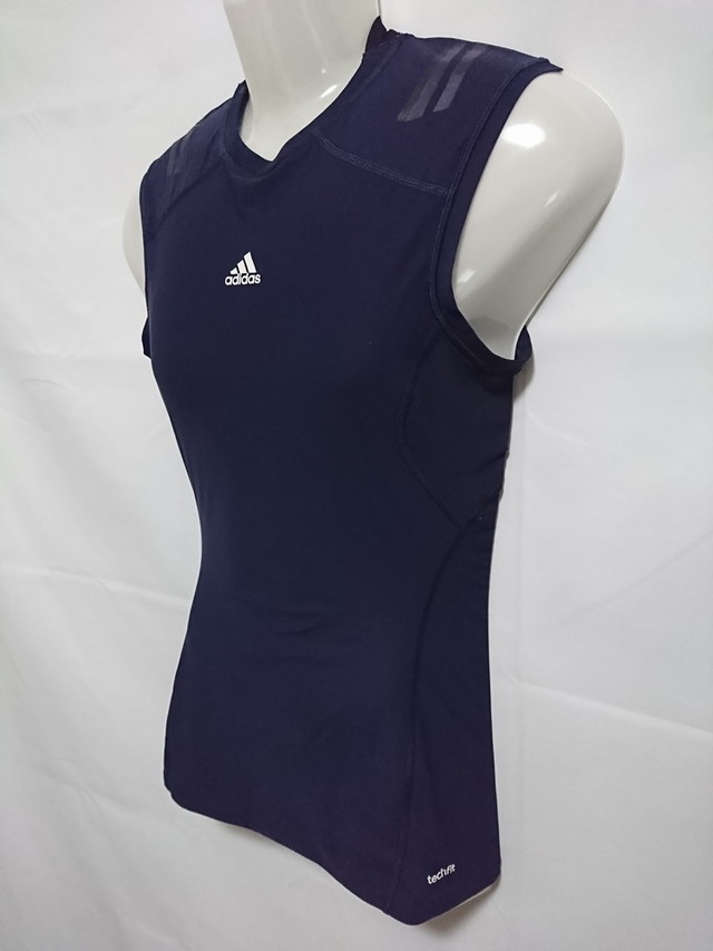 Adidas アディダス メンズl テックフィット コンプレッション インナーシャツ ノースリーブ サッカー ジョギング ネイビー X531 スポーツウェア シューズの古着屋 リサイクルスポーツ Powered By Base