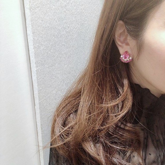 ピアス 人気 ピンクスワロフスキーピアス オシャレ アクセサリー トレンド Milea