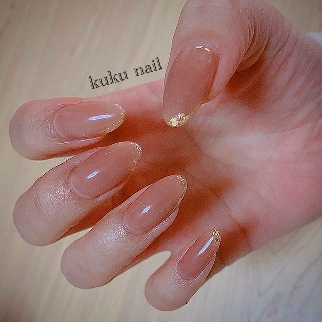 シンプルヌーディブラウンネイル ゴールド Kuku Nail