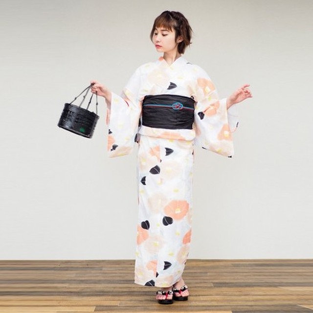即納１点限り レトロ 白ベース オレンジ 黒 花柄 モダン 帯 ブラック フェミニン 大人 浴衣 帯 下駄 3点セット 白 Free 6723 オフィスカジュアルとガーリーワンピース ブラウスのmeow24h ミャオトゥエンティフォーエイチ