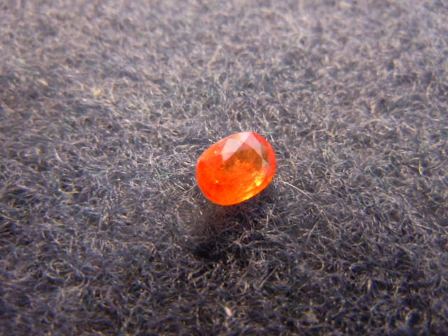 発色の豊かなオレンジカラー 天然オレンジサファイア 1 111 Ct スリランカ産出 ソーティング付属 宝石ルース Jewelry専門店 Migliore