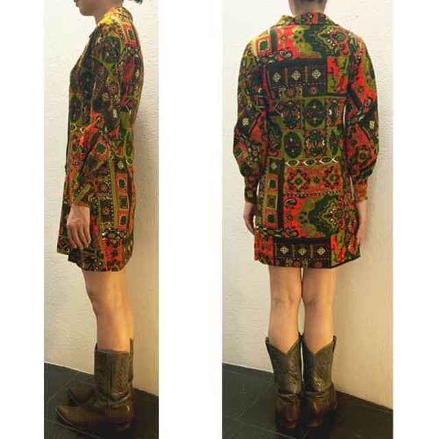 Xs Mサイズ アメリカ製古着 1960年代ヴィンテージ モスグリーンにサイケなアラベスクプリント ミニ丈ワンピース 中古 Coolklothes