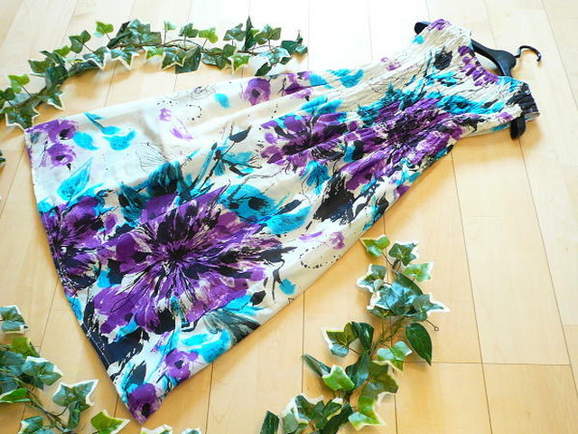 新品 3806 L インド綿100 大きな花柄 ワンピース 白紫花系 シャーリング 裏地あり 大人の夏スタイル 6 24 Enjoy Clothes