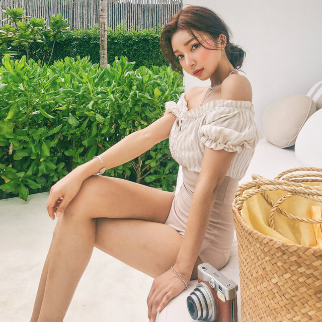 体型カバー ワンピース水着 Macaron