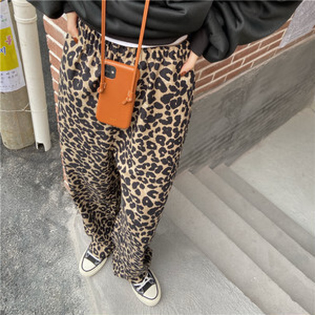 964 ストリートスタイルがクールでカッコいいレオパード柄ワイドパンツ レオパード柄 海外のプチプラきれいめカジュアルレディースファッション Pakaian Lucu 海外のプチプラきれいめカジュアルレディースファッション Pakaian Lucu