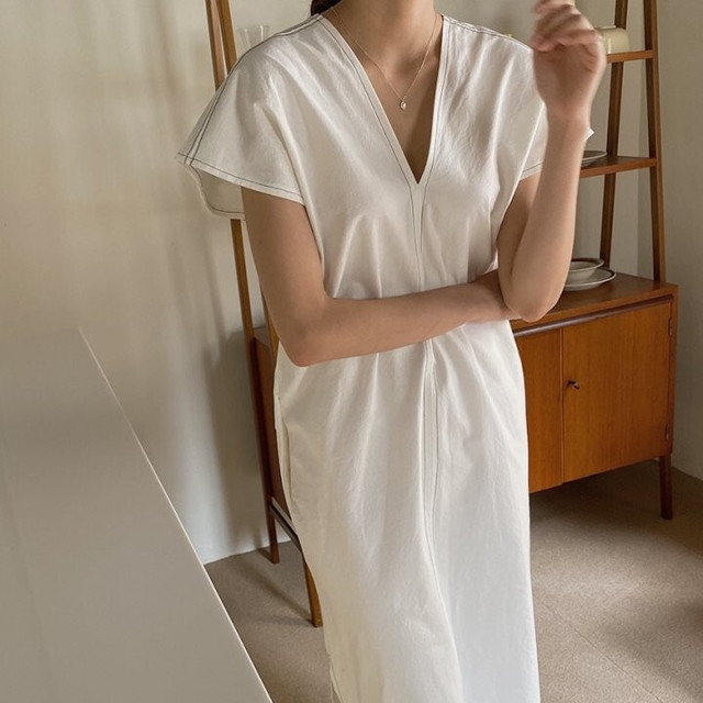 リネンワンピース 半袖 韓国 大人 ナチュラル 白 おすすめ 大きいサイズ おしゃれ 涼しい 通販 夏 コーデ 人気 ネイビー 部屋着 ホワイト マキシ丈 マタニティ ママ 安い リゾート 旅行 ルームウェア 通販 Vネック ワンピース ロング スカート 2595 Sayurio