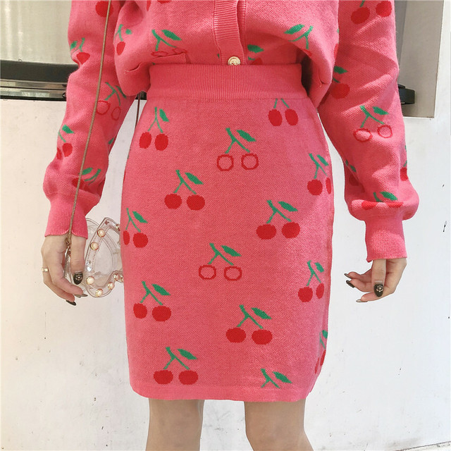セットアップ ニット ひざ上丈 ラウンドネック 長袖 チェリー柄 さくらんぼ 大人可愛い 秋 冬 お出かけ W A Bell ベル もっと気軽に もっとオシャレを