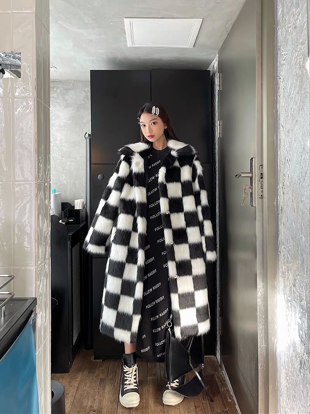 monotone block fur coat