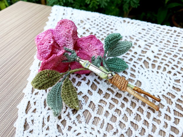 レースかぎ針編み 赤いバラのミニフラワー小さい花のブローチ コサージュ Elementpress