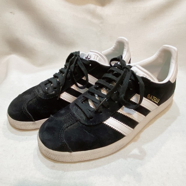 アディダス スニーカー 黒色 スウェード Adidas Gazelle 美品 Uta