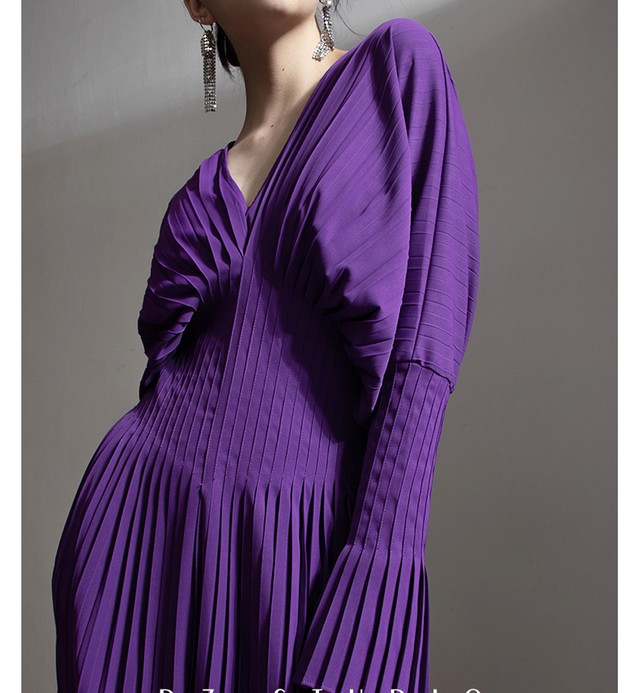 ワンピース 秋 新作 ニッチなデザイン Vネック フレア スリーブ プリーツ シック お呼ばれ パーティー キレイめ 綺麗 ウエスト ミドル丈 ドレス V100 Top Mode