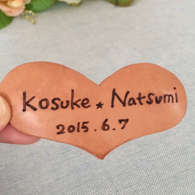 ハート形革製プレート お名前 記念日 ヤドカリくんのウェディングドール用 Rikoyu やどかりウェディング 貝殻と革の小物 りこゆ