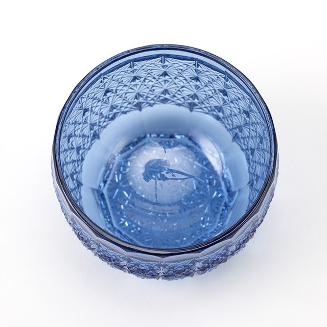 江戸切子 無料包装 送料無料 クリスタルガラス ぐい呑 藍色 冷酒グラス 結婚祝 記念品 お猪口 江戸切子の製造 門脇硝子加工所 江戸切子 通販 販売店