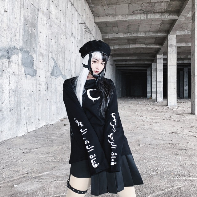 ゴスロリ系 Miub オリジナル Tシャツ 長袖 三日月 刺繍 ハードガール 梵字ロゴ 原宿系 10代 代 天使と悪魔 サブカル系ファッション Seasonz