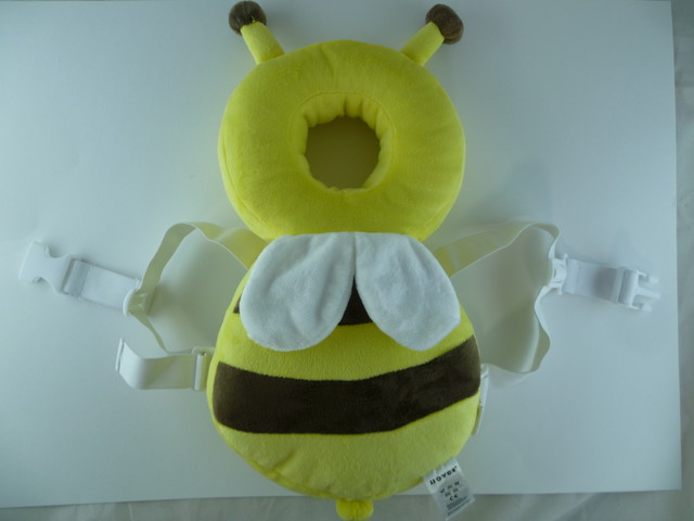 ぬいぐるみ素材の暖かい冬仕様 赤ちゃんのごっつん防止 頭を守る 滑り止めハーネスベルト付き ベビー ヘッドガードやわらかリュック Cocoa Cat