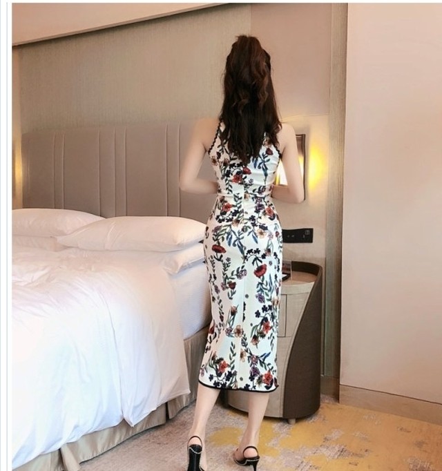 大人 ワンピース タイト 膝丈 韓国 ファッション レディース タイトワンピース ドレス 花柄 フラワープリント オフショルダー ひざ丈 Vネ Basecamp49