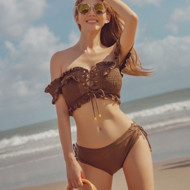 水着 ビキニ ビスチェ風 編み上げ レースアップ ギャザー フリル オフショル 無地 セクシー 美人系 韓国 オルチャン Happinessshop ハピネスショップ レディース ファッション アイテム トレンド