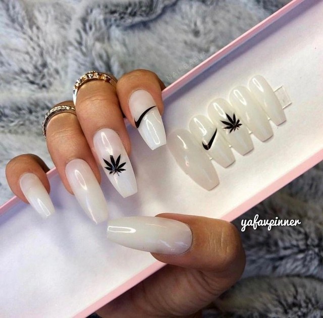 ガンジャネイルチップ Aliengirl