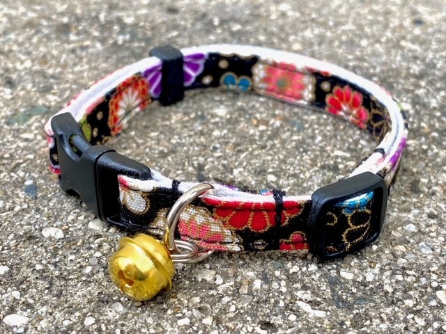 猫の首輪 安全バックル仕様 和柄 花柄 黒 Jinew