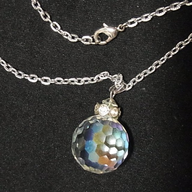 ミラーボール風オーロラガラスのペンダントネックレス アクセサリーのセール通販 5468n Nutsセールショップ ちゃんとアクセサリー ヴィンテージアクセサリー通販