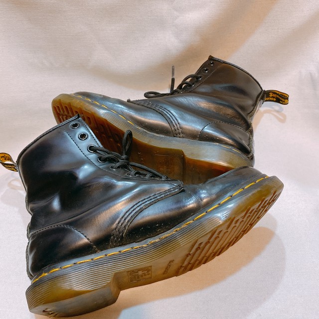 ドクターマーチン ショートブーツ 黒色 レザー Dr Martens 8ホール Uta