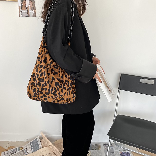 855 秋冬コーデに合わせたいコーデュロイのチェーンワンショルダーバッグ レオパード柄 海外のプチプラきれいめカジュアルレディースファッション Pakaian Lucu 海外のプチプラきれいめカジュアルレディースファッション Pakaian Lucu