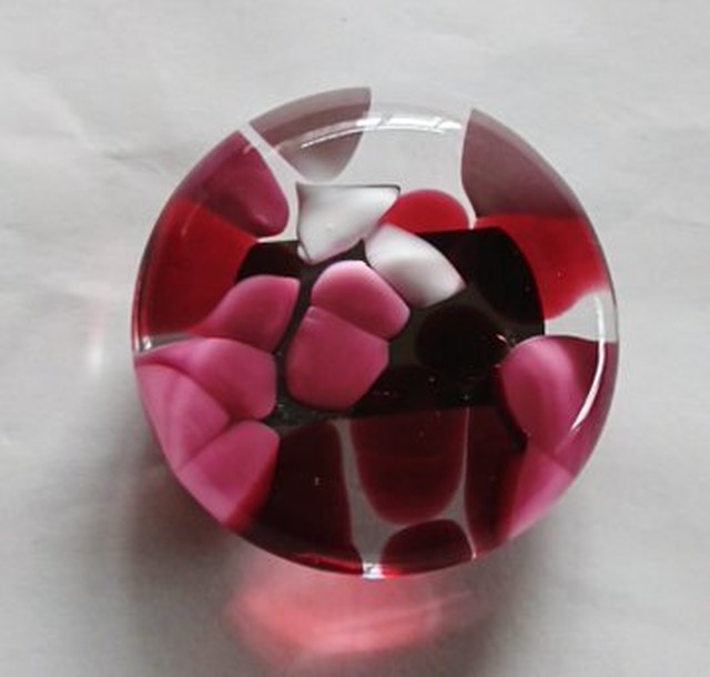 津軽びいどろ ガラス帯留め 赤 黒各１ 桃庵 Momoann