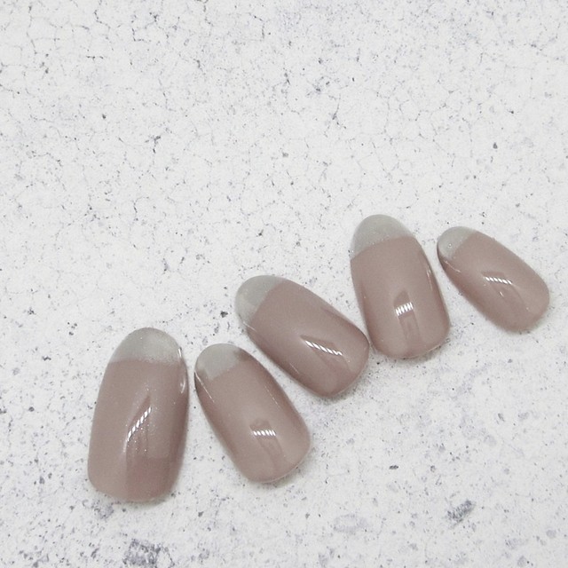 ニュアンスネイルチップ 夏 シンプル ピンクベージュ ミラー シルバー 普段使い The Simple Nail 60 Nailchip Meg