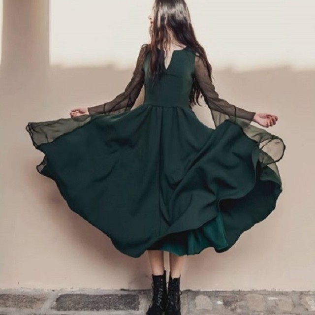 綺麗な緑 ロングワンピース コーデ 冬 人気のファッショントレンド